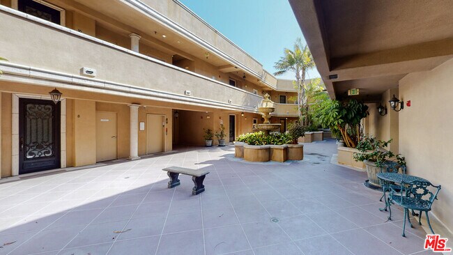 Foto del edificio - 11440 National Blvd