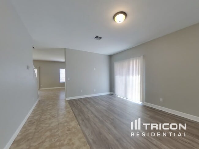 Building Photo - 8948 E Pampa Ave
