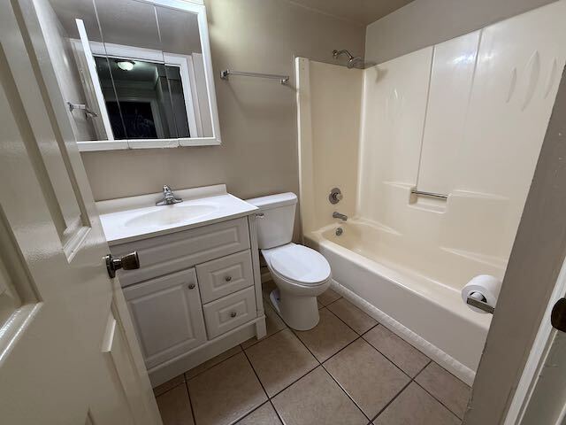 Foto del edificio - Lower Level Duplex Unit in North Peoria