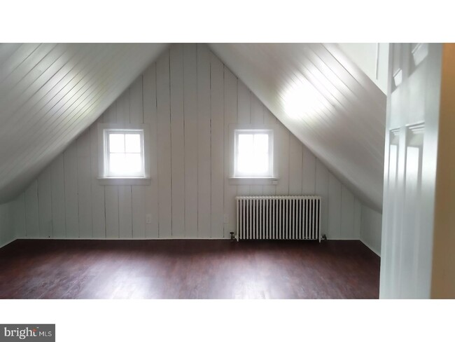 Building Photo - 981 2nd St Pike