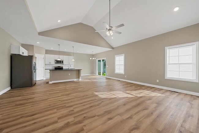 Building Photo - 2613 Cedrus Ave