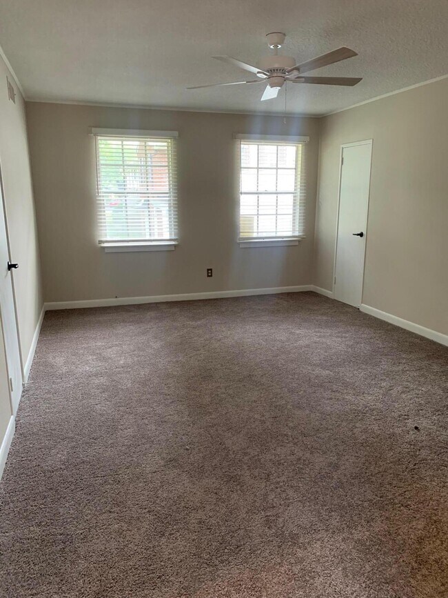 Foto del edificio - 2846 Walton Way