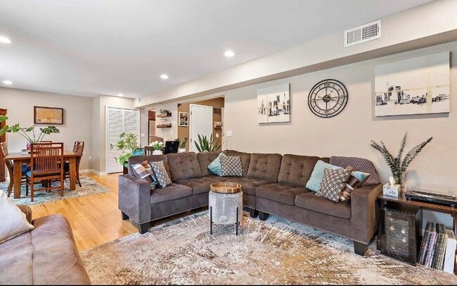 Building Photo - 741 10TH St