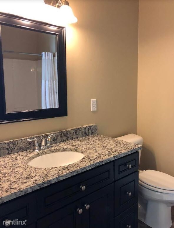 Building Photo - 3 br, 2.5 bath Condo - 880 Napa Dr