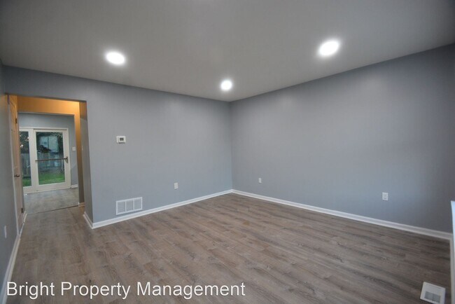 Building Photo - 3 br, 1.5 bath House - 78 E. Cole Blvd