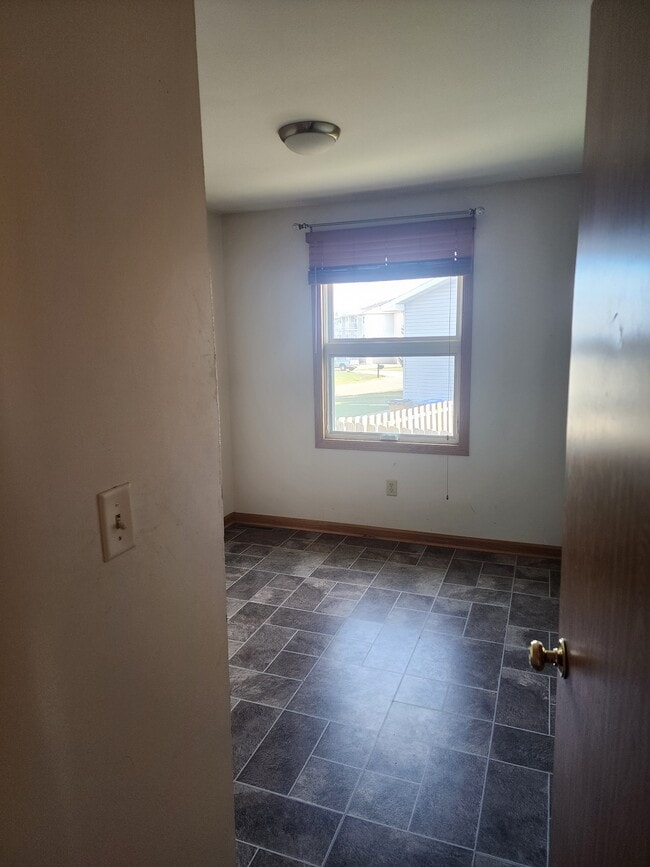 Building Photo - 4010 Main St S