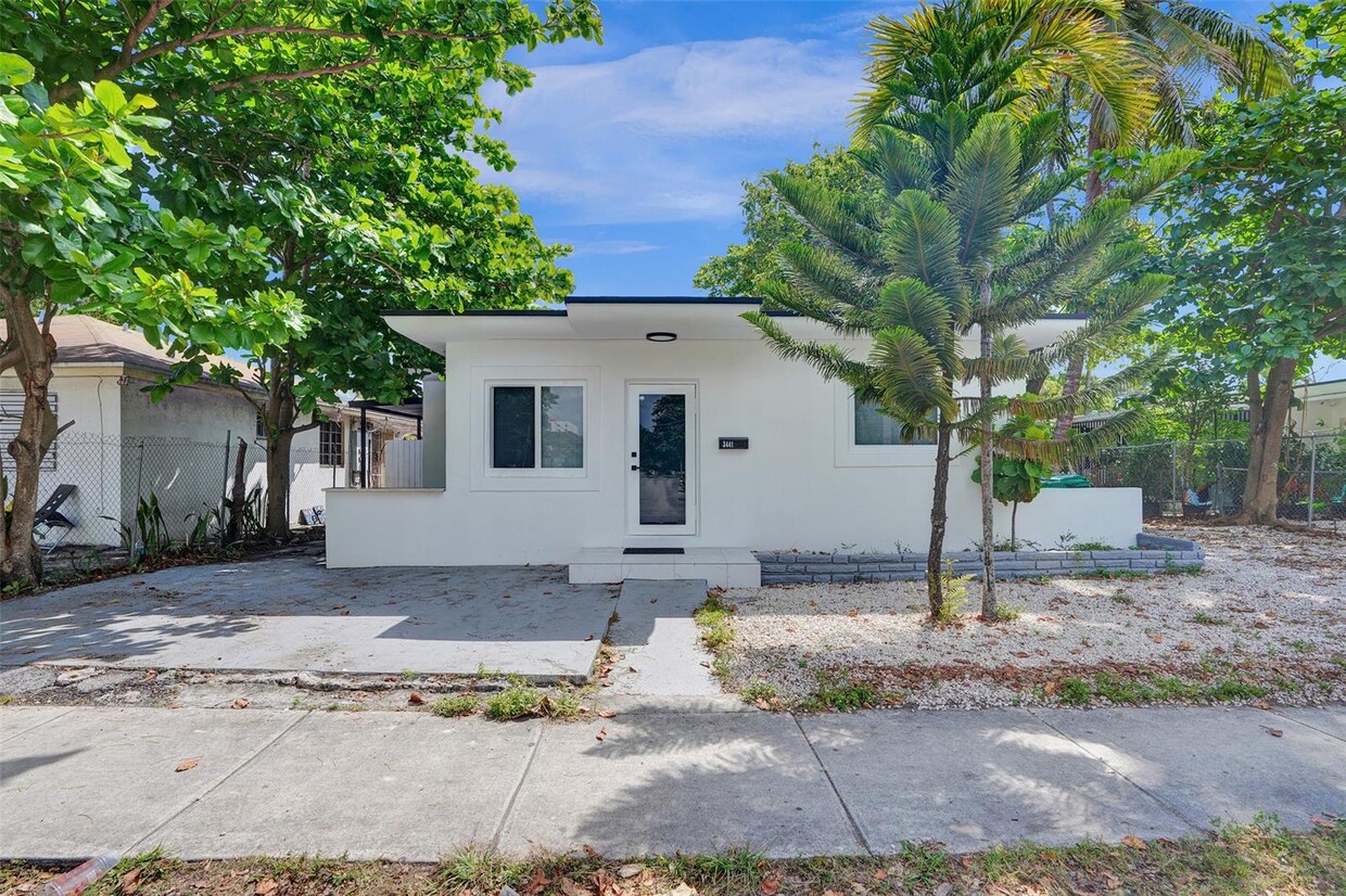 Primary Photo - 3441 NW 10th Ave
