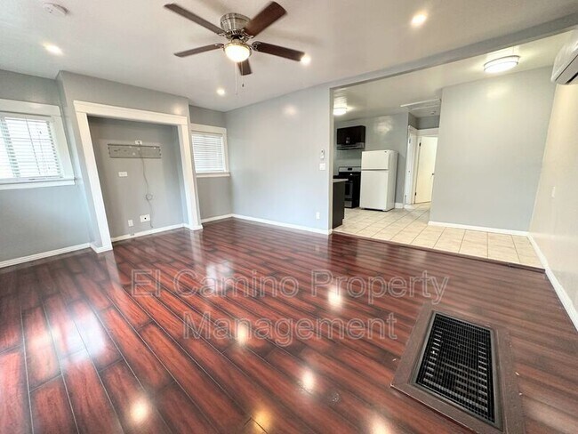 Foto del edificio - 3728 E 14th St