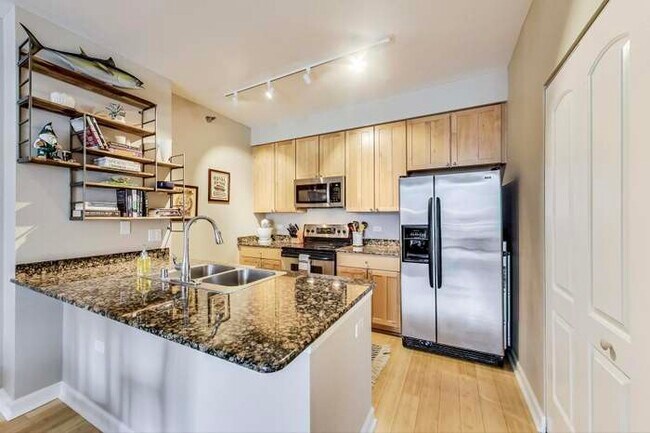 Foto del edificio - 421 W Huron St