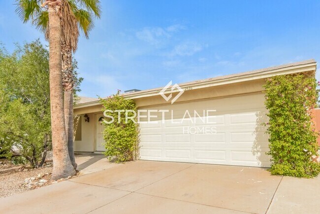 Building Photo - REDUCED!