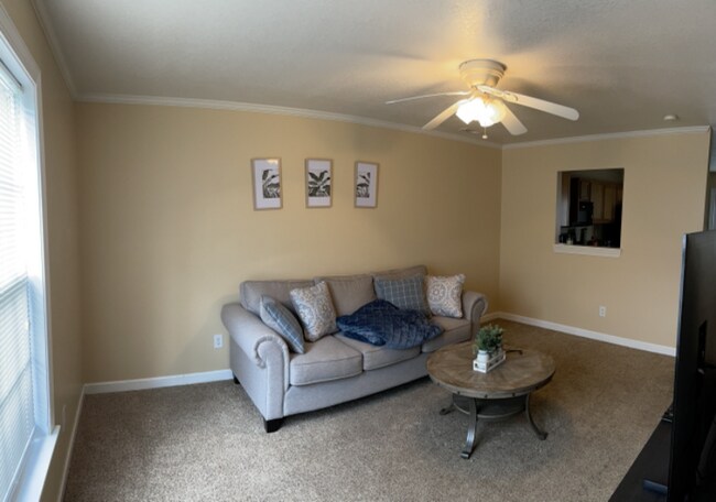 Building Photo - 208 Bridgewood Dr