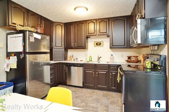 Foto del edificio - 4 br, 2 bath House - 5042 Goldenrod Lane