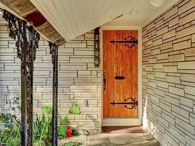 Foto del edificio - 2106 Forest Oaks Dr