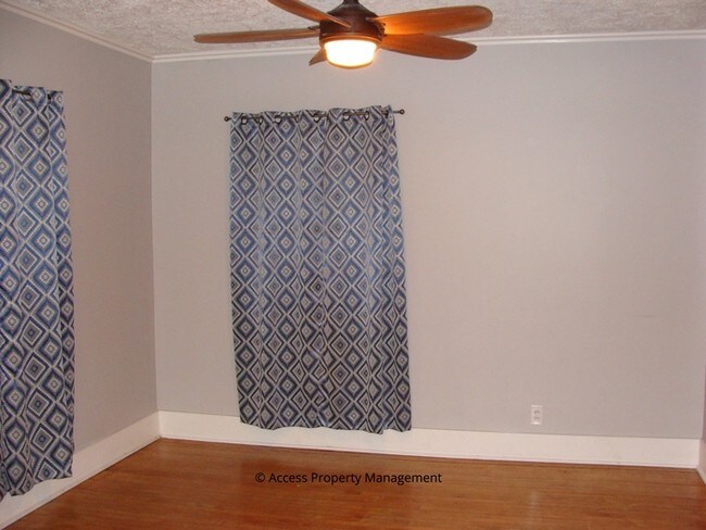 Building Photo - Burton Heights Upper Unit 2 Bedroom