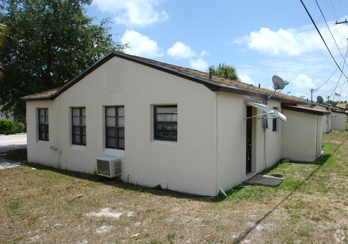 Building Photo - 1753 2nd Ave N