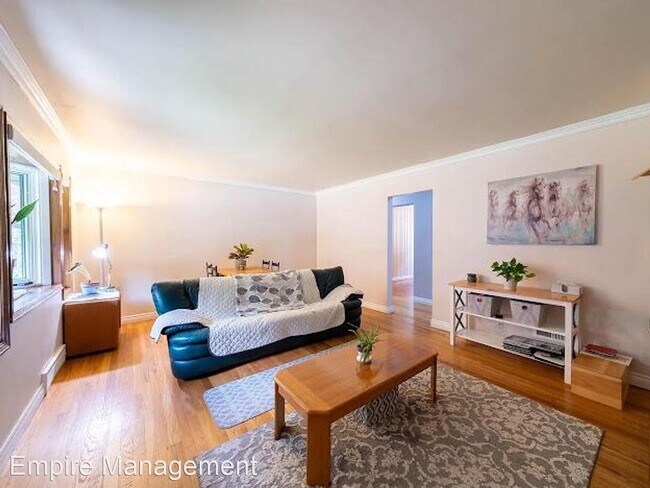 Foto del edificio - 3 br, 1 bath House - 53142 Twyckenham Dr