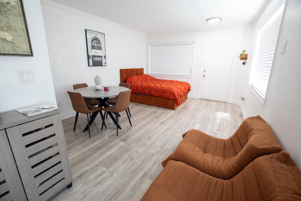 Foto principal - 740 11th St
