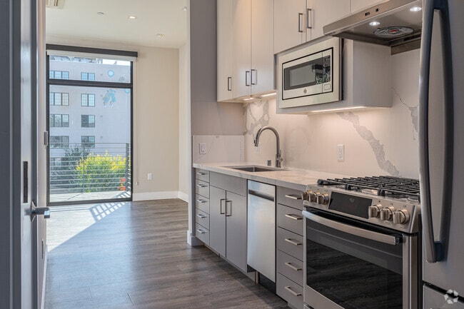 The Minimalist - Studio - The Carlaw