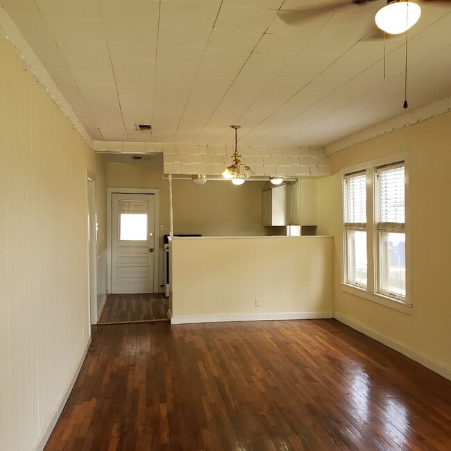 Building Photo - 817 Porter St