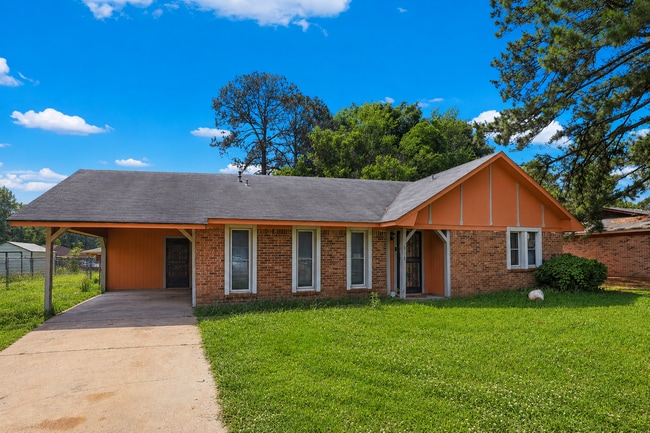 Photo - 6513 Abraham Lincoln Dr House