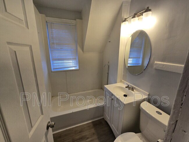 Foto del edificio - 2620A W Locust St