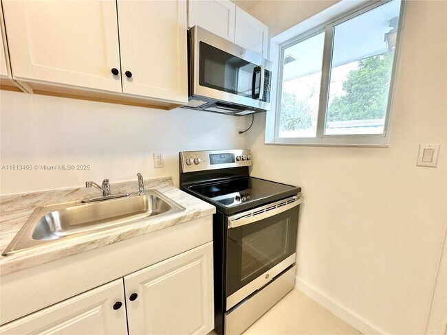 Foto del edificio - 1841 NW 55th St