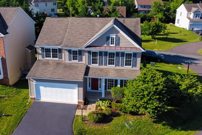 Building Photo - 35270 Overlook Dr