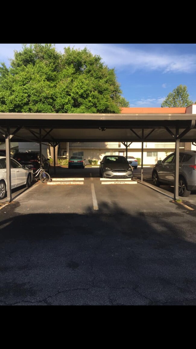 Foto del edificio - 1130 N Lake Parker Ave