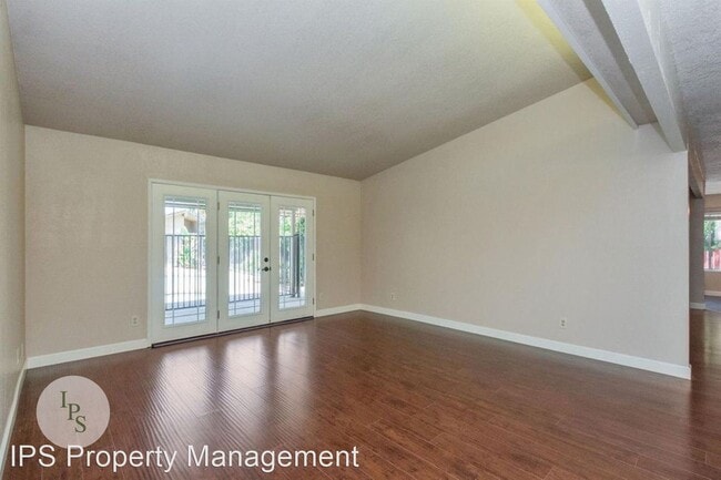 Building Photo - 3 br, 2 bath House - 6643 N. Colonial Ave.