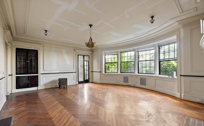 Comedor - 2700 Philadelphia Pike