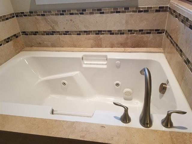 Building Photo - 4728 Birchman Ave