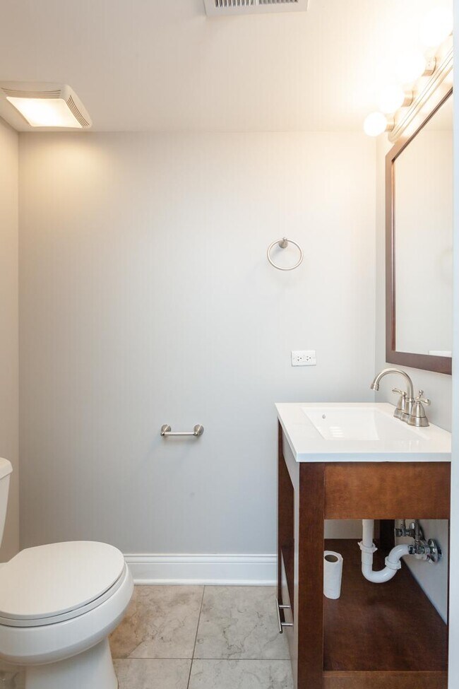 Photo - 3 bedroom in Chicago IL 60642 Apartment