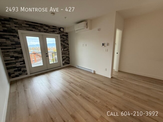 Building Photo - Spacious Condo at Upper Montrose