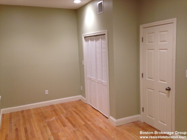 Foto del edificio - 4 Kearsarge Ave