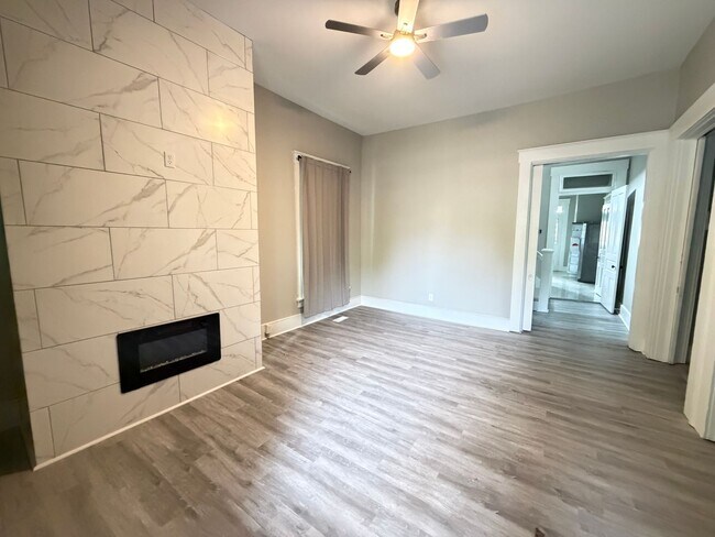 Foto del edificio - Huge 4 Bed and 2.5 Bath Home!