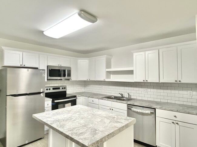 Building Photo - 6 Coburn Dr