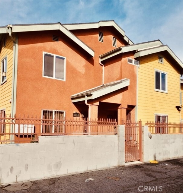 Building Photo - 1343 E Adams Blvd