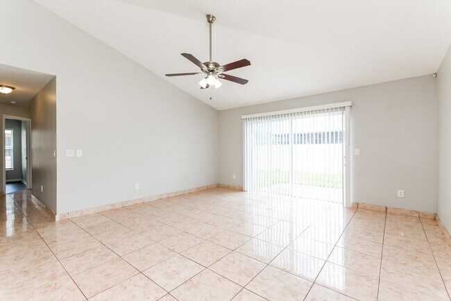 Foto del edificio - 2769 Eagle Ridge Loop