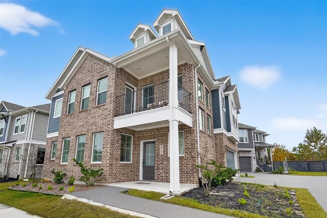 Building Photo - 15162 Post Oak Fls Dr