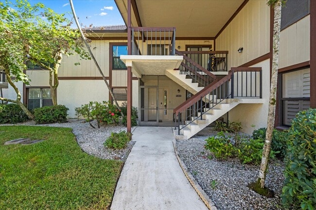 Building Photo - 13400 Polo Rd W