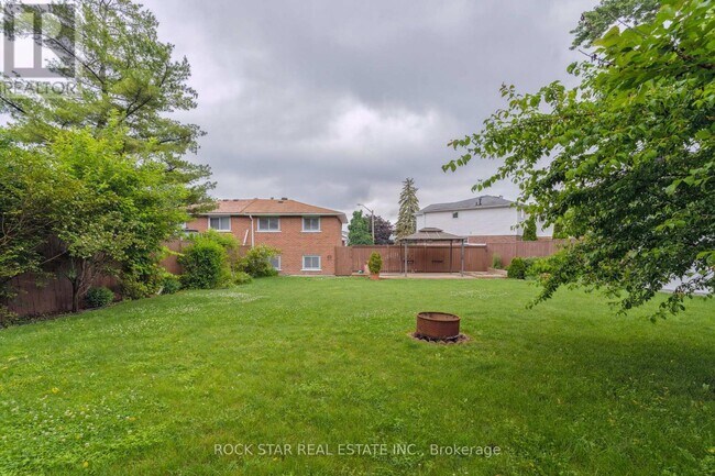 Photo du bâtiment - 3675 Glencolin Ct