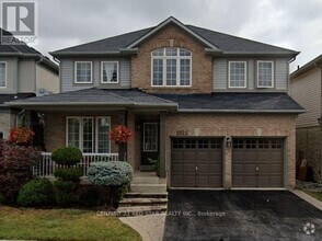 Building Photo - 1025 Holdsworth Crescent