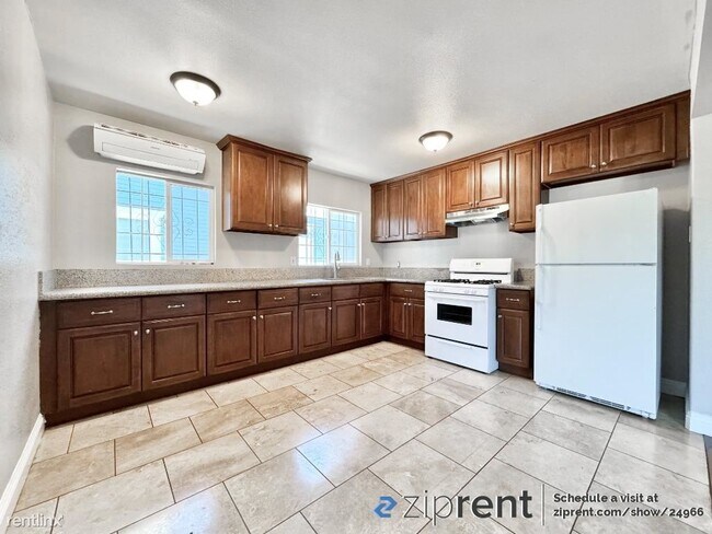 Building Photo - 3 br, 1 bath House - 734 East 76th Place, ...