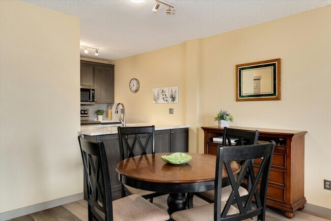 Foto del edificio - 2880 S Locust St