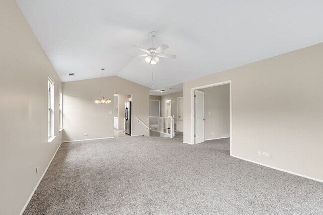 Foto del edificio - 285 Green Knoll Ln