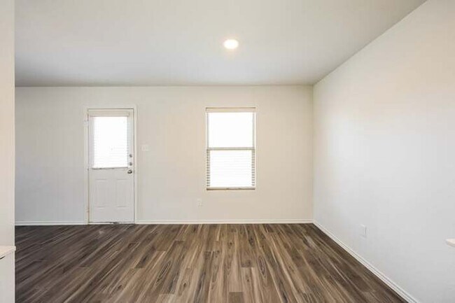 Foto del edificio - 8918 Ashley Wilkes