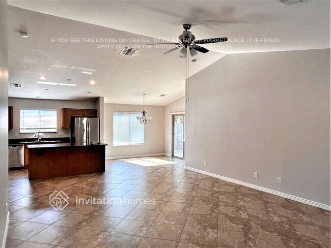 Foto del edificio - 17757 W Redfield Rd