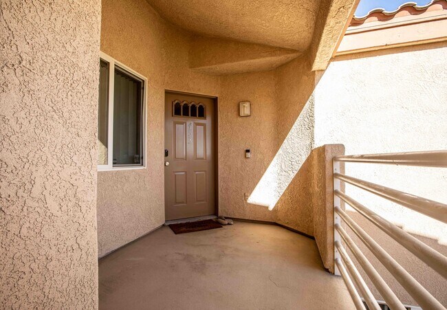 Building Photo - 78453 Magenta Dr