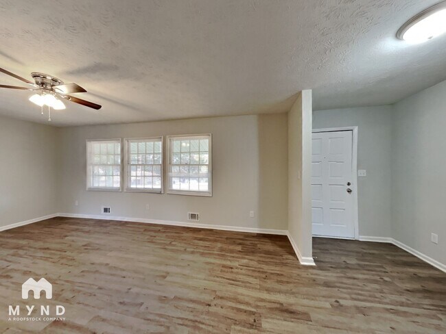 Building Photo - 170 Chesterfield Ct SW