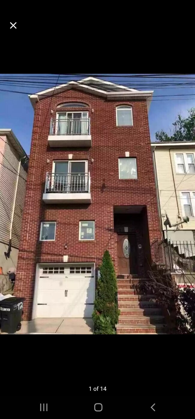 Foto del edificio - 392 Liberty Ave